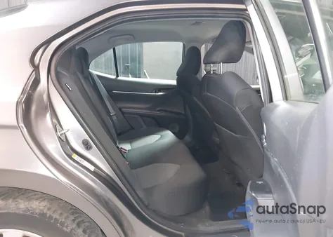 2018 Toyota Camry Le z USA, uszkodzony, nr VIN 4T1B11HK9JU106793